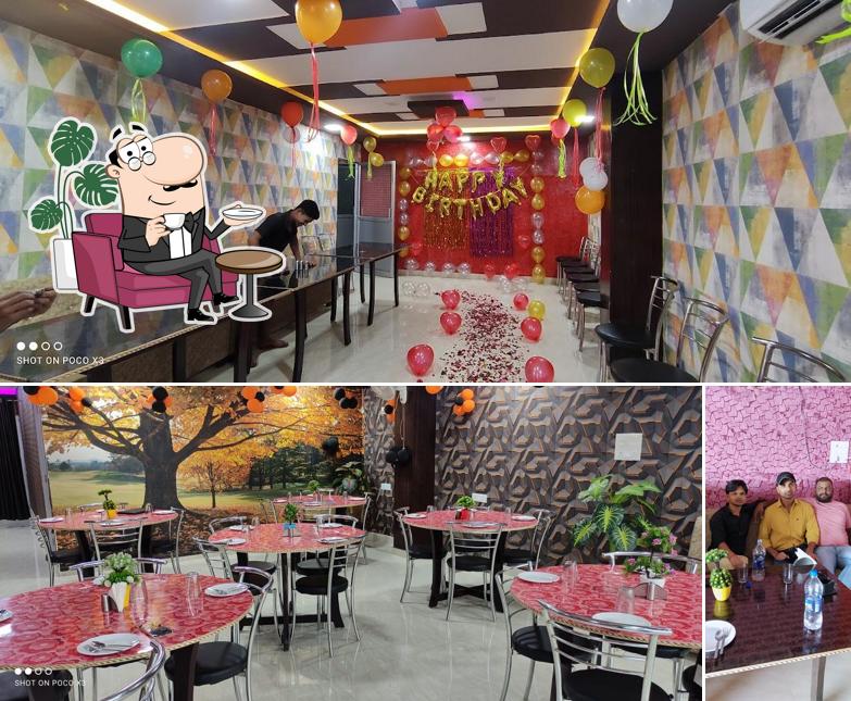 Check out how Cafe Food Lover looks inside