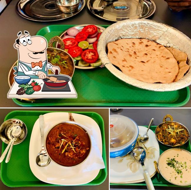 Chicken curry at Raje da dhaba