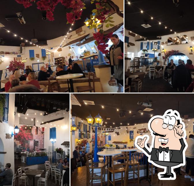 Siediti a un tavolo di Ristorante La piazzetta