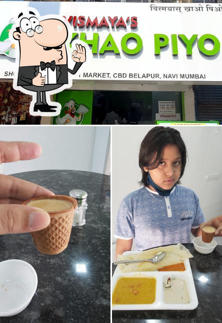 See this picture of Vismaya's Khao Piyo