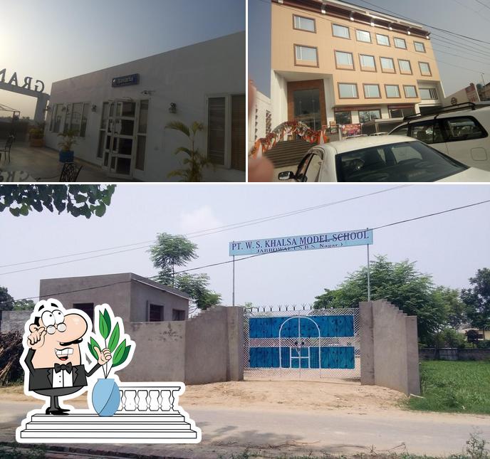 The exterior of Moti Mahal Delux Tandoori Trail Nawanshahr