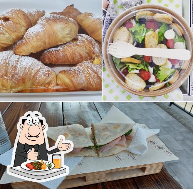 Platti al Hola Cafè