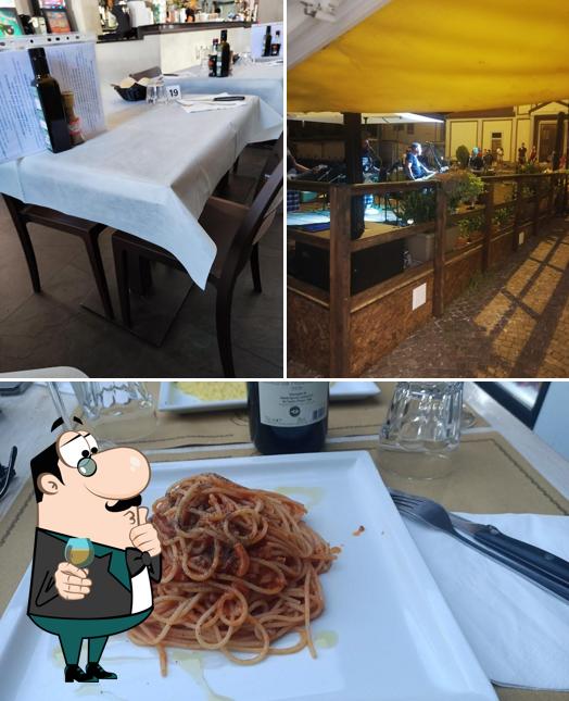 La bancone da bar e seo_images_cat_88 del ristorante