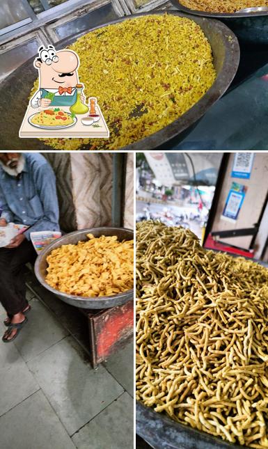 Meals at Ratlami Namkin & Misthan Bhandar