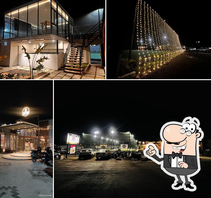 TURF SIDE Cafe & Sports Arena