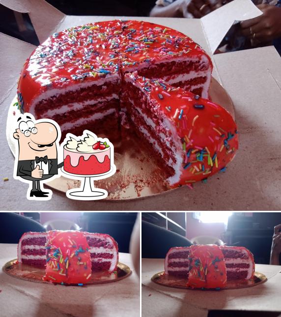 Red velvet cake at Vidhya's Cafe