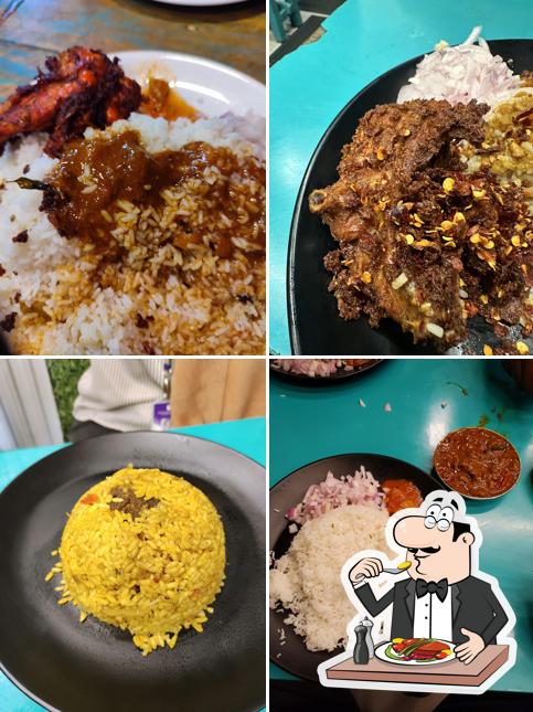 Food at Khaja Makkani