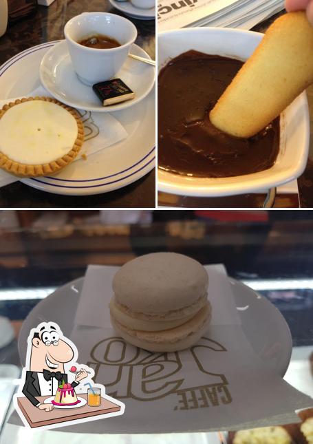 Pasticceria Demetrio serve un'ampia selezione di dessert