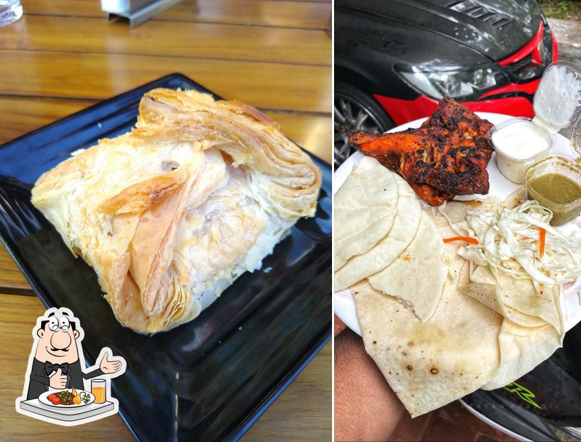 Food at SELEX TEA & GRILL HUB