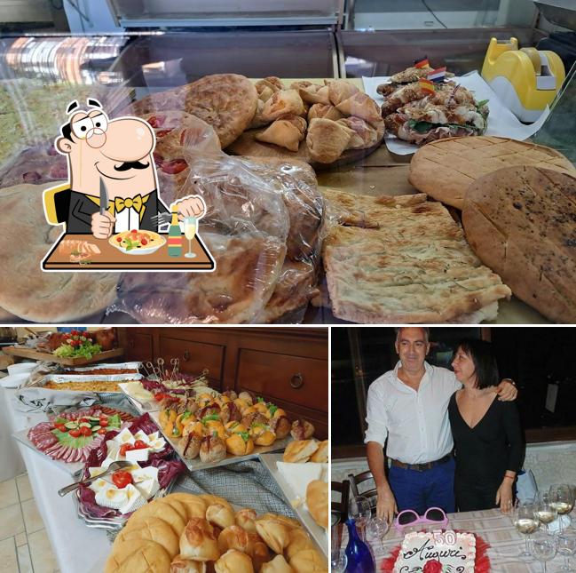Tra le diverse cose da La Bottega Del Pane si possono trovare la cibo e tavolo da pranzo