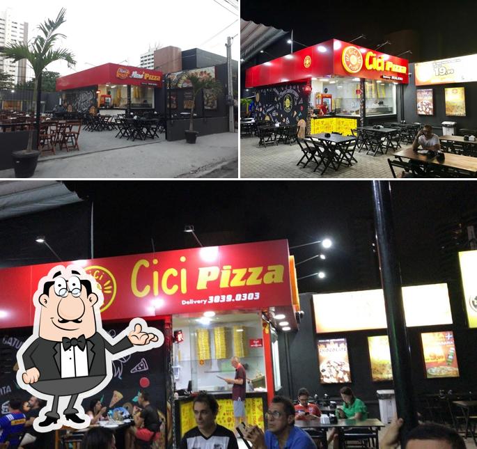 O interior do Cici Pizza Varjota