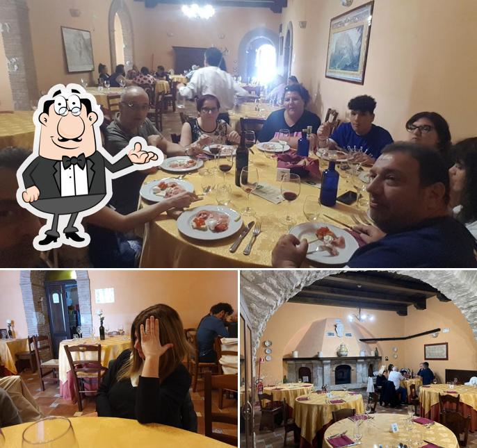 Siediti a un tavolo di Ristorante Parthenos