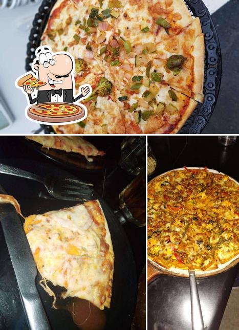 Pick pizza at Headphones