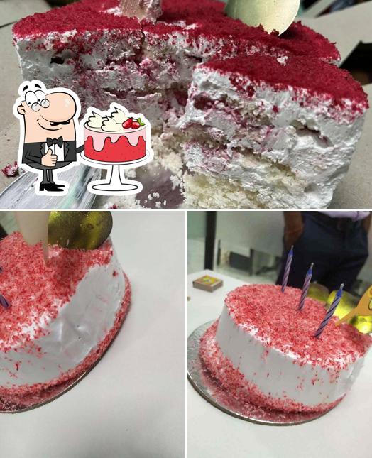 Red velvet cake at The Cake N Cafe