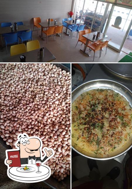 The photo of Mulbagal Dosa’s food and interior