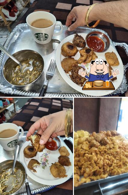 Take a look at the picture depicting food and beverage at Pandit ji pakore wale di hatti