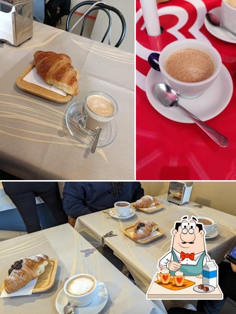 Goditi qualcosa da bere a Caffè Del Duca