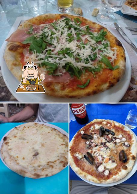 Ordina tra le svariate varianti di pizza