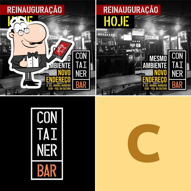 O exterior do Container Bar