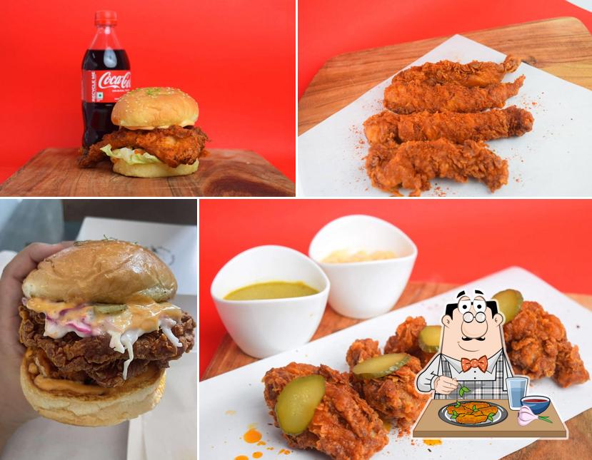 Chicken wings at What the burger!