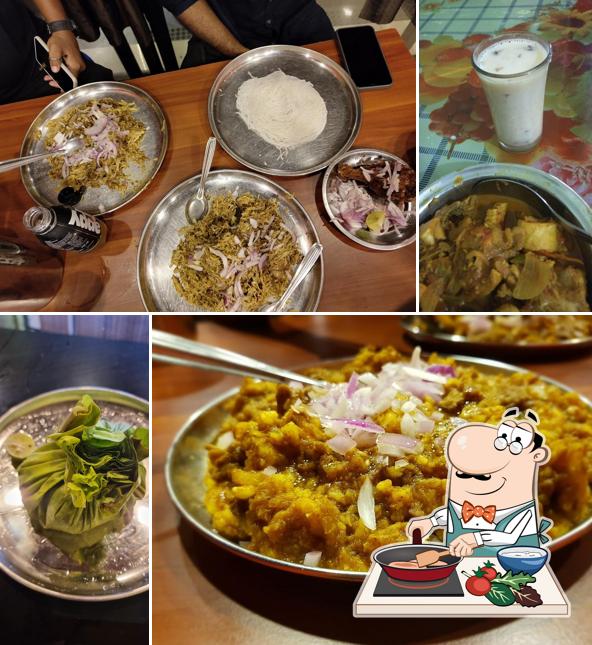 Chicken curry at Assinte Thattukada