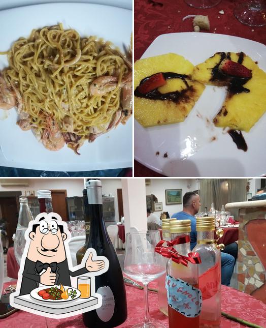 Questa è la foto che presenta la cibo e interni di Ristorante da Gabry