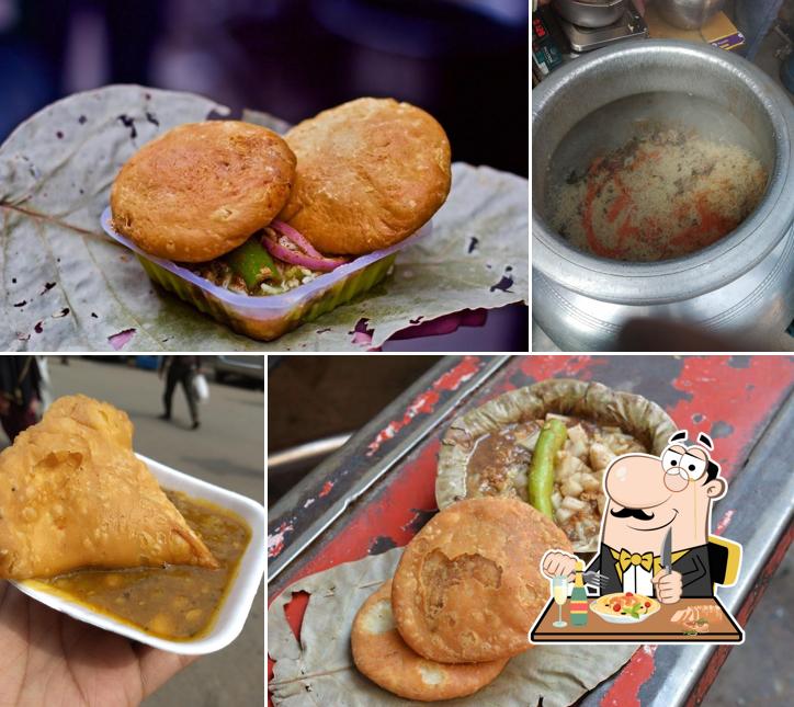 Food at Multan Moth Bhandar