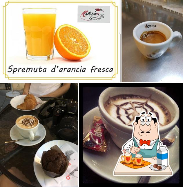 Goditi qualcosa da bere a Katerina Cafè