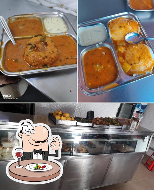 Shree Siddhivinayak Wada Pav Center