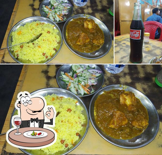 The picture of food and beverage at Shyamasree Restaurant