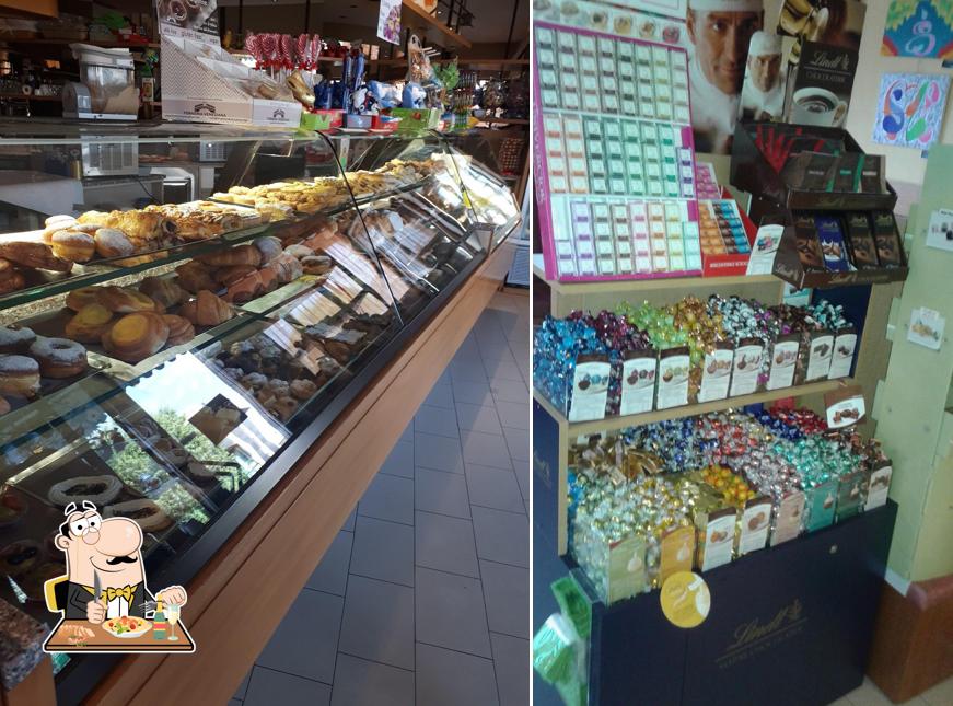 Platti al Bar Pasticceria Lelli