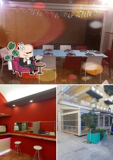 Siediti a un tavolo di Enjoy Caffé