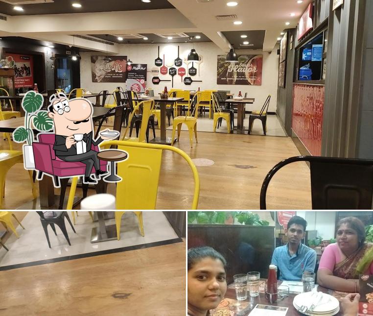 The interior of Pizza Hut Sindhi Camp, Jaipur