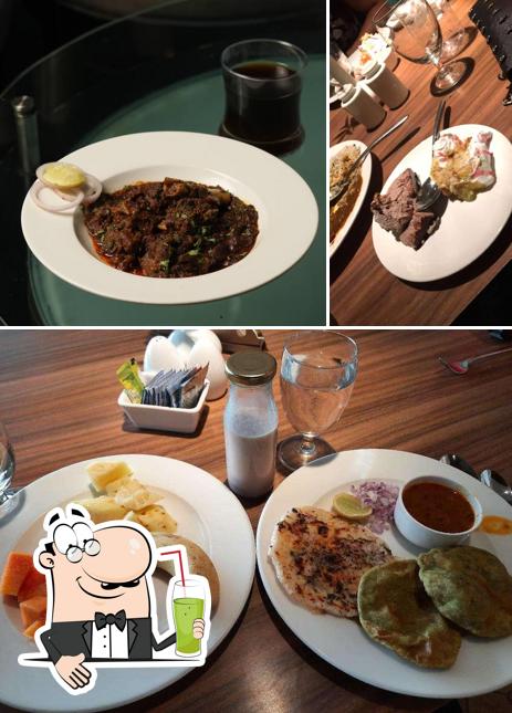 Enjoy a drink at Side Walk - Hotel Hardeo