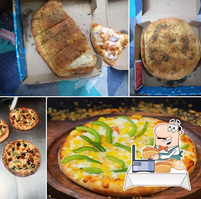 Garlic bread at Mini Pizza Corner