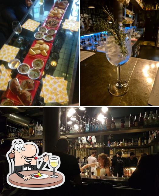 Tra le varie cose da Pooc si possono trovare la cibo e bancone da bar