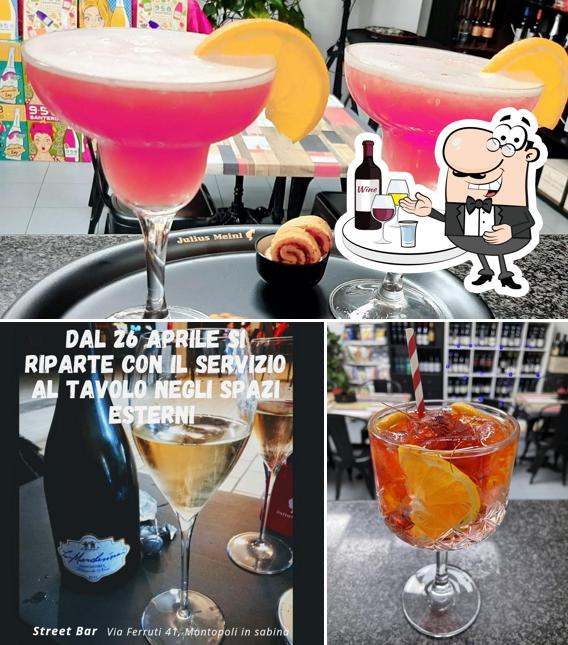 Street Bar serve alcolici