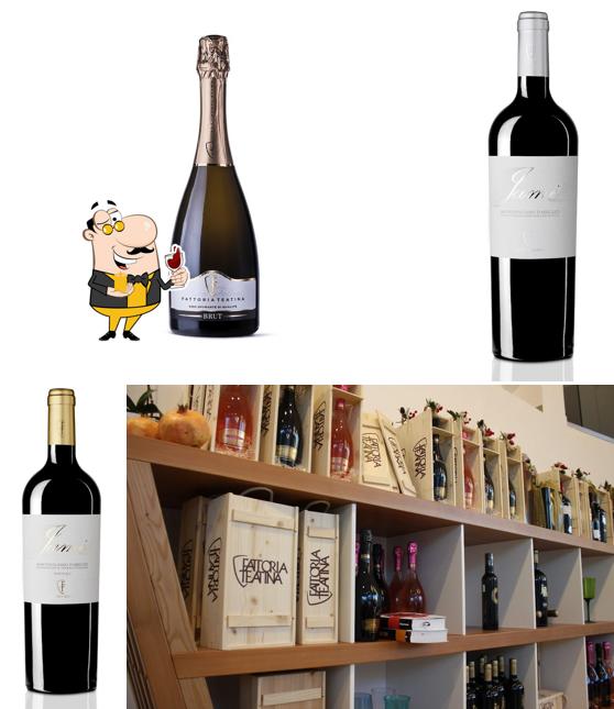 Ordina un bicchiere di vino a FATTORIA TEATINA - Vini Biologici - Punto Vendita Aziendale