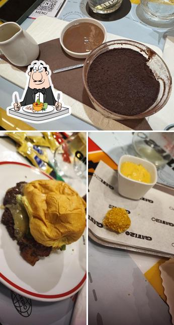 Dai un’occhiata alla foto che mostra la cibo e seo_images_cat_1472 di Gate 20 Burger Tour
