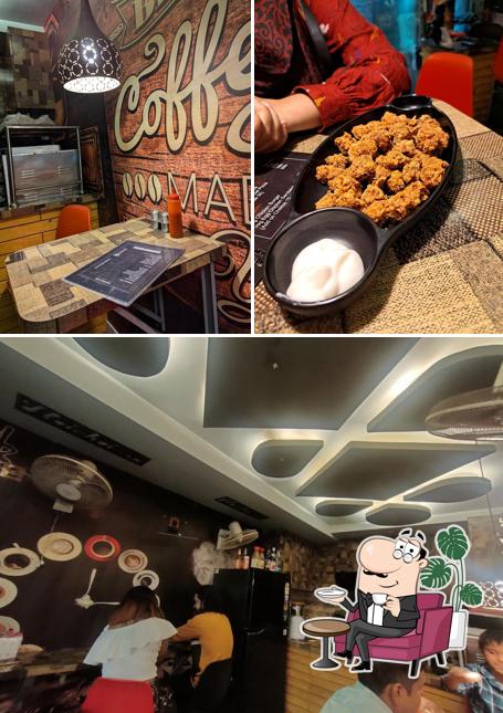 Check out how Hoichoi Cafe looks inside