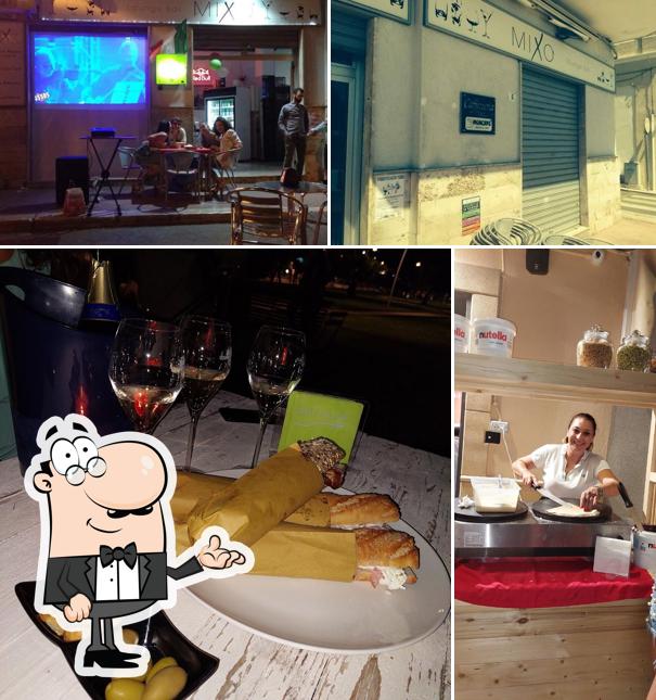 Mixó Lounge Bar si caratterizza per la interni e cibo