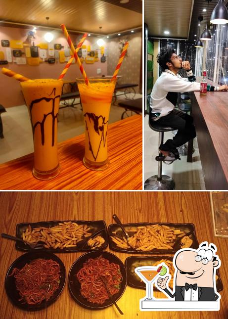 The picture of SOCIAL JUNCTION CAFE’s drink and food