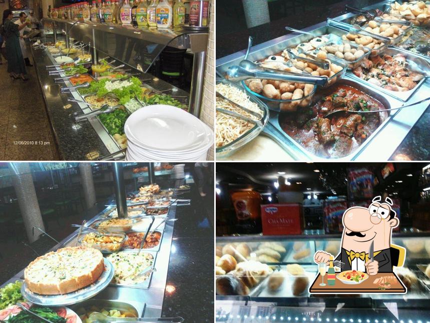 Platos en Charm Grill Bar