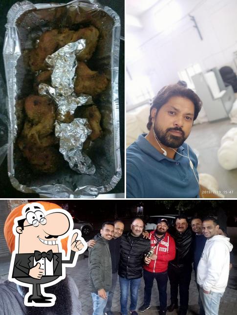 Look at this photo of Chickenz 70