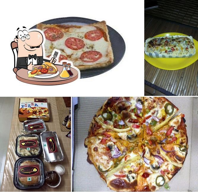 Try out pizza at Food Art Cafe