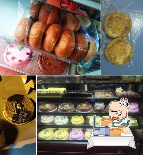 Garlic bread at Iyengar Bakery and sweets