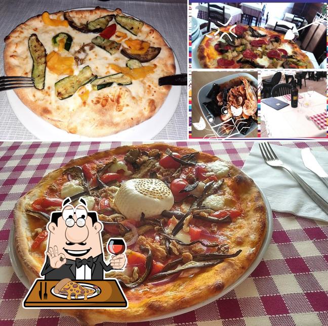A Vecchia Napoli, puoi prenderti una bella pizza