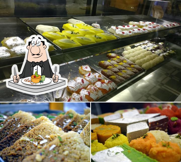 Food at Manohar Mishthan