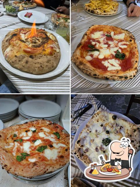 Scegli una pizza a Pizzeria ristorantino L'antica Napoli