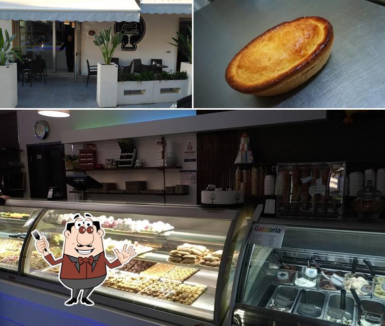 Caffetteria Pasticceria Chantilly si caratterizza per la cibo e esterno